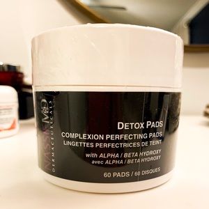 Fab Fit Fun box- Nassif MD detox exfoliating pads